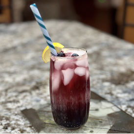 Calamansi Cassis Spritzer – vomFASS Madison University Avenue