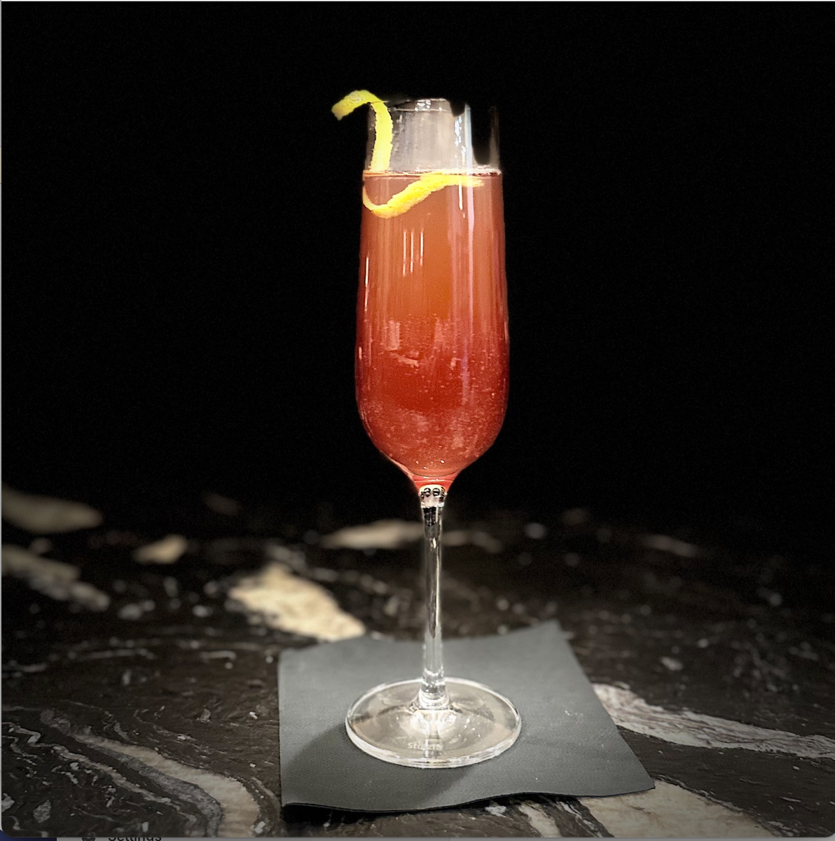 Black75 Cocktail – vomFASS Madison University Avenue